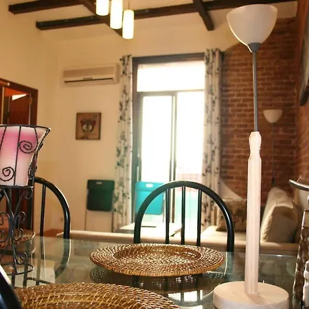 Rustic 2 Bedroom Poble Sec *