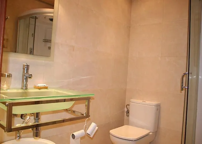 Rustic 2 Bedroom Poble Sec Apartament *