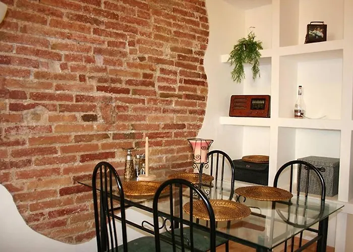 Rustic 2 Bedroom Poble Sec