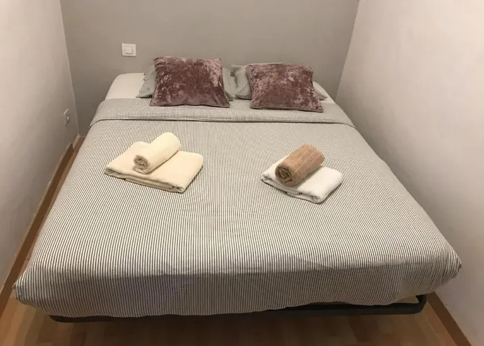 Rustic 2 Bedroom Poble Sec Barcelona